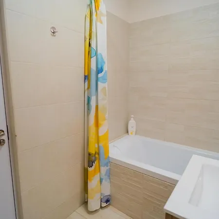 Cozy & Spacious 2br With Netflix מלון *