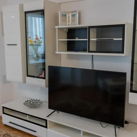 Cozy & Spacious 2br With Netflix * Bucarest