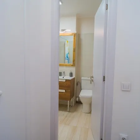 Cozy & Spacious 2br With Netflix Apartment *