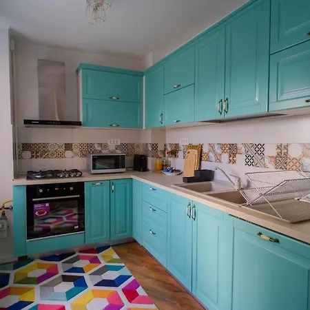 Cozy & Spacious 2br With Netflix Bucarest