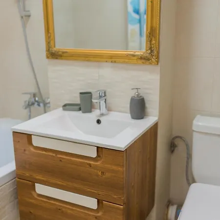 Cozy & Spacious 2br With Netflix Apartment